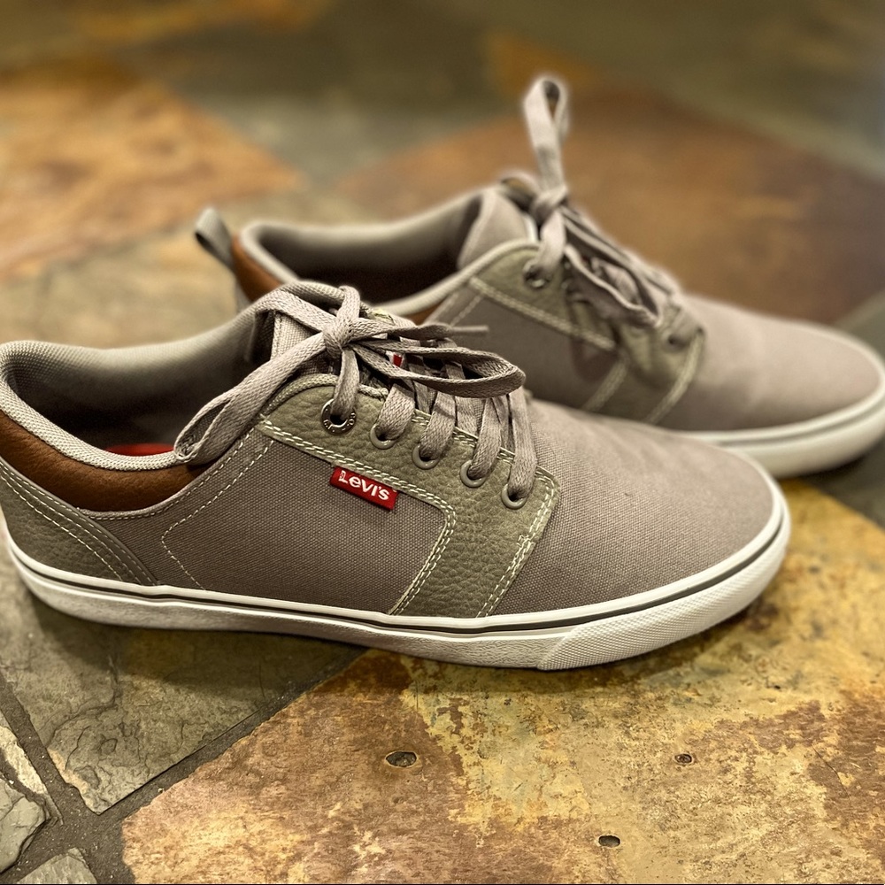 Men’s Levi’s shoes